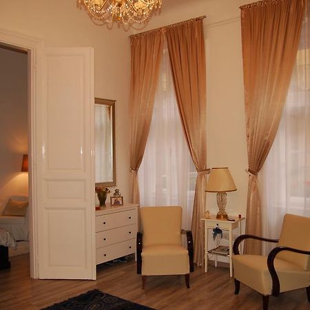 Balazs Apartment - Oktogon Будапеща Екстериор снимка