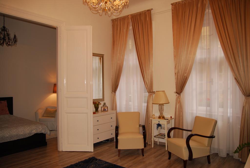 Balazs Apartment - Oktogon Будапеща Екстериор снимка