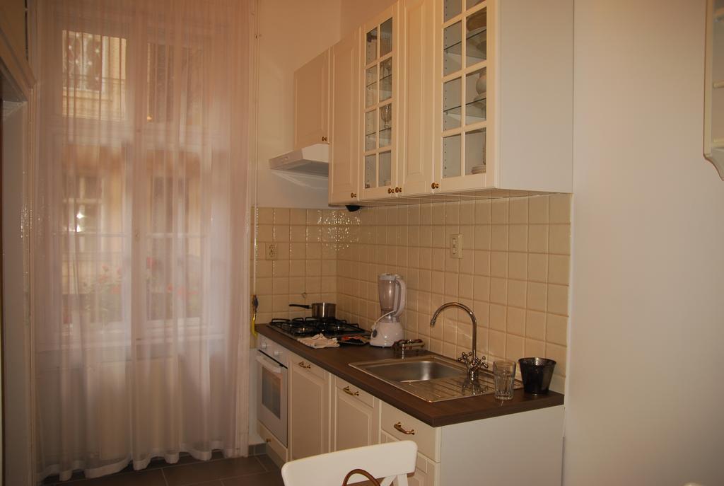 Balazs Apartment - Oktogon Будапеща Екстериор снимка