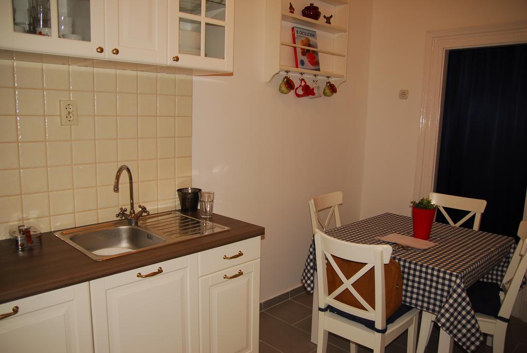 Balazs Apartment - Oktogon Будапеща Екстериор снимка